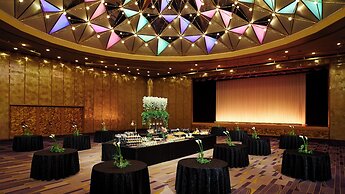 RIHGA Royal Hotel Osaka, Vignette Collection by IHG