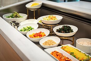 RIHGA Royal Hotel Osaka, Vignette Collection by IHG