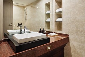 RIHGA Royal Hotel Osaka, Vignette Collection by IHG