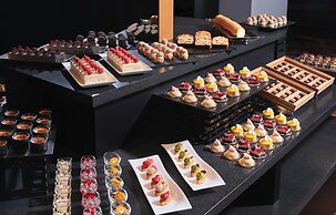 RIHGA Royal Hotel Osaka, Vignette Collection by IHG