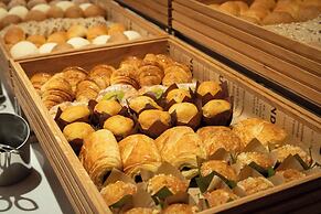 RIHGA Royal Hotel Osaka, Vignette Collection by IHG