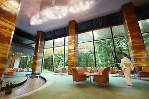 RIHGA Royal Hotel Osaka, Vignette Collection by IHG