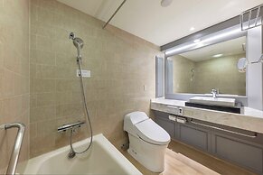 RIHGA Royal Hotel Osaka, Vignette Collection by IHG