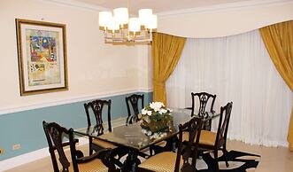 The Courtleigh Hotel and Suites