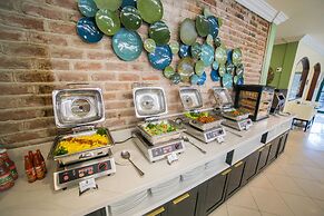 The Courtleigh Hotel and Suites