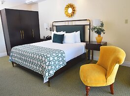 The Courtleigh Hotel and Suites
