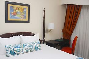 The Courtleigh Hotel and Suites