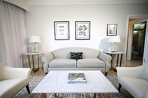 The Courtleigh Hotel and Suites