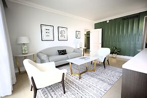 The Courtleigh Hotel and Suites