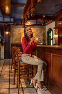 The Courtleigh Hotel and Suites