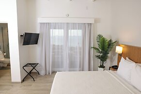 Trade Winds Hotel