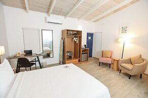 Trade Winds Hotel