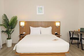 Trade Winds Hotel