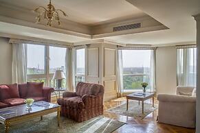 Four Seasons Hotel Cairo at First Residence