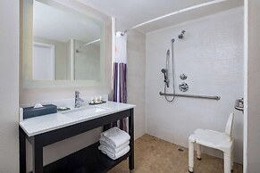 La Quinta Inn & Suites by Wyndham Kennesaw