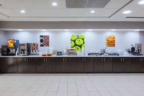 La Quinta Inn & Suites by Wyndham Kennesaw