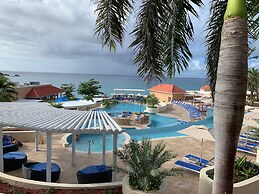 Divi Little Bay Beach Resort