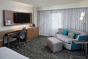 Courtyard Orlando Lake Buena Vista in the Marriott Village