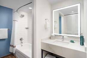 DoubleTree Resort by Hilton Grand Key - Key West