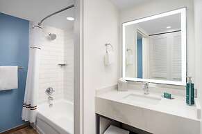 DoubleTree Resort by Hilton Grand Key - Key West