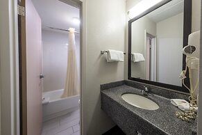 HomeTown Inn by Red Roof East Syracuse