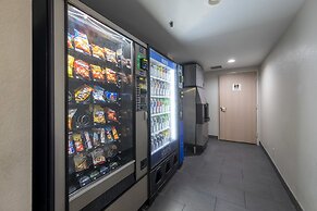 HomeTown Inn by Red Roof East Syracuse