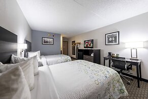 HomeTown Inn by Red Roof East Syracuse