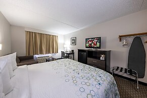 HomeTown Inn by Red Roof East Syracuse