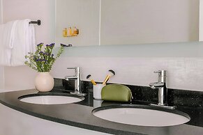 The Sunset Hotel West End, Sonder by Marriott Bonvoy