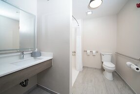 HOLIDAY INN EXPRESS & SUITES INDIANAPOLIS - EAST by IHG