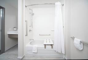 HOLIDAY INN EXPRESS & SUITES INDIANAPOLIS - EAST by IHG