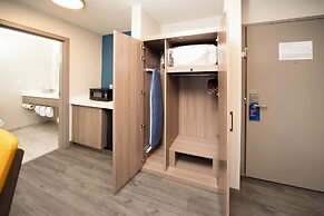 HOLIDAY INN EXPRESS & SUITES INDIANAPOLIS - EAST by IHG