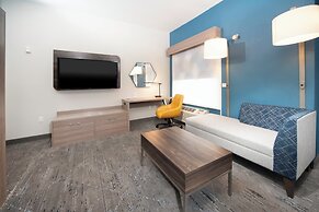 HOLIDAY INN EXPRESS & SUITES INDIANAPOLIS - EAST by IHG