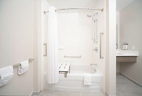 HOLIDAY INN EXPRESS & SUITES INDIANAPOLIS - EAST by IHG