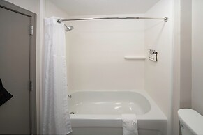 HOLIDAY INN EXPRESS & SUITES INDIANAPOLIS - EAST by IHG