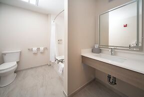 HOLIDAY INN EXPRESS & SUITES INDIANAPOLIS - EAST by IHG