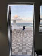 Arya Blu Inn & Suites