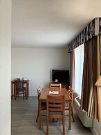 Arya Blu Inn & Suites