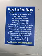 Days Inn & Suites by Wyndham Castle Rock