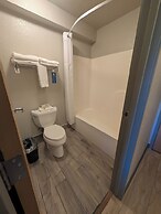 Days Inn & Suites by Wyndham Castle Rock