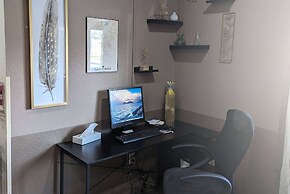 Days Inn & Suites by Wyndham Castle Rock