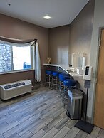 Days Inn & Suites by Wyndham Castle Rock