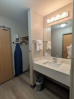 Days Inn & Suites by Wyndham Castle Rock