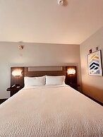 Holiday Inn Express Hotel & Suites Berkeley by IHG