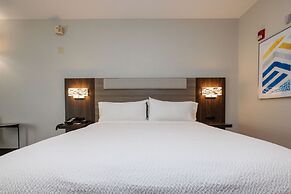 Holiday Inn Express Hotel & Suites Berkeley by IHG