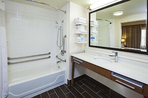 Hampton Inn & Suites Providence/Warwick-Airport