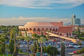 Graduate by Hilton Tempe