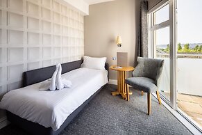 Cristina Hotel