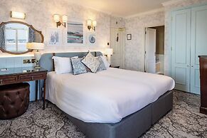 Somerville Hotel