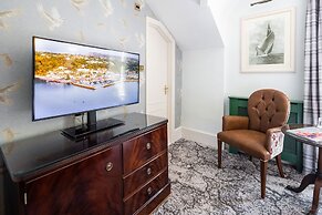 Somerville Hotel